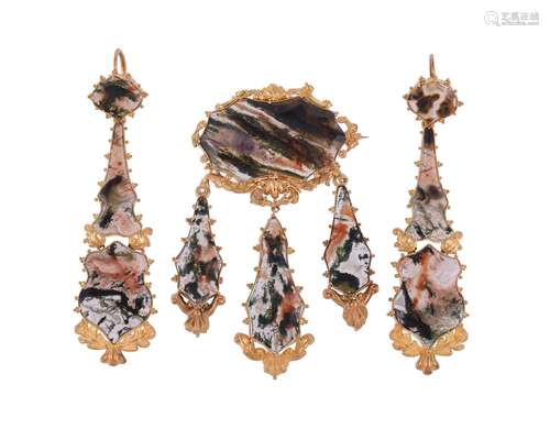 A DEMI PARURE OF LATE GEORGIAN MOSS AGATE JEWELLERY CIRCA 18...