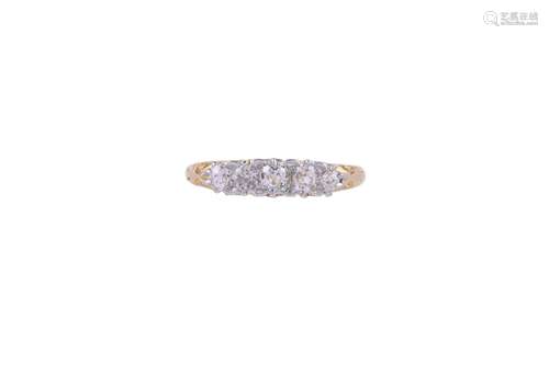 A LATE VICTORIAN DIAMOND FIVE STONE RING CIRCA 1900