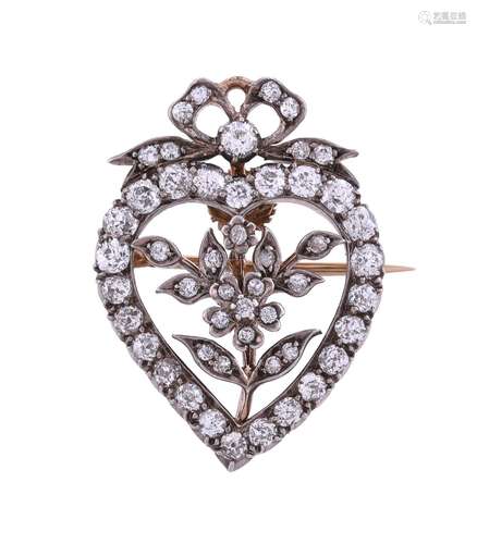 A LATE VICTORIAN DIAMOND HEART BROOCH, CIRCA 1900