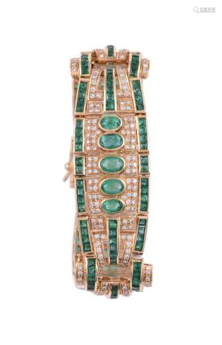 AN EMERALD AND DIAMOND BRACELET