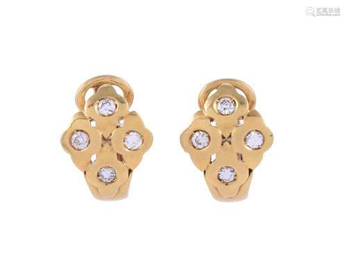 A PAIR OF DIAMOND EAR CLIPS, LONDON 1979 IMPORT MARK