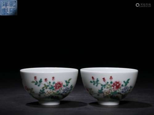Pair Chinese Hand Paint Famille Rose Cups,Mark