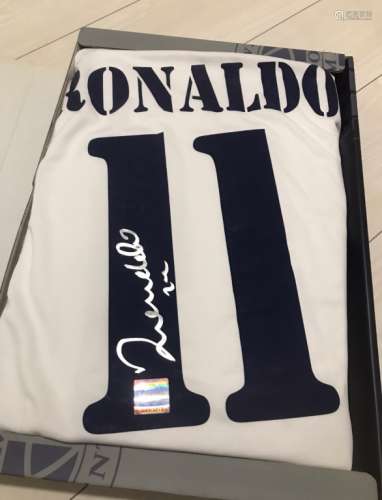 Real Madrid Club de Fútbol SignedJersey of Ronaldo