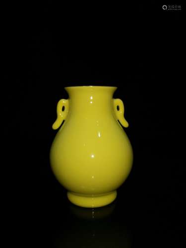 Chinese Yellow Glazed Porcelain Vase,Mark