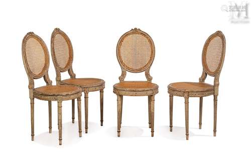 SUITE DE QUATRE CHAISES