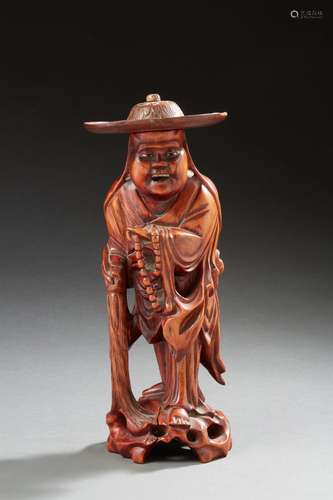 JAPON<br />
Figurine en racine sculpté représentant Shoulao