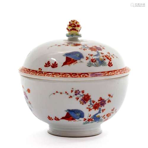 A Meissen kakiemon covered sugar bowl