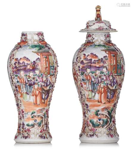 A pair of Chinese 'Mandarin pattern' export porcelain covere...