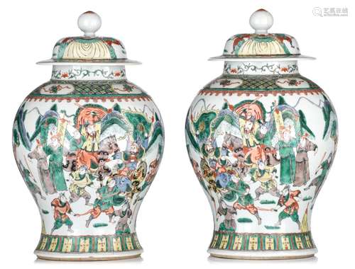 A pair of Chinese famille verte vases and covers, 19thC, H 4...