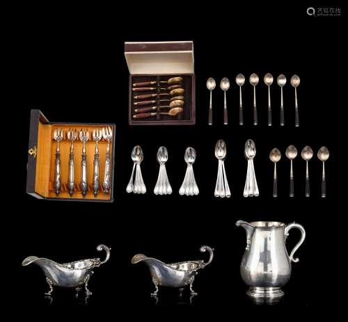A various collection of English silver items, total weight o...