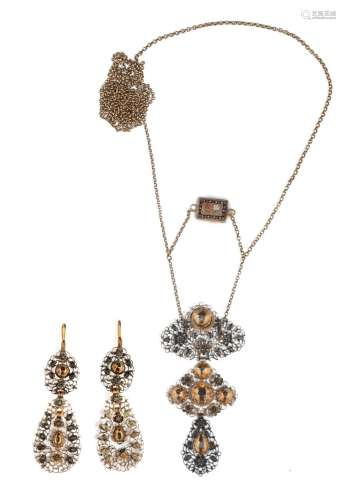 A 19thC set of an 18ct filigrain decorated pendant and match...