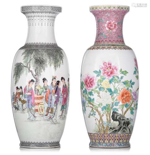 Two Chinese famille rose vases, 20thC, H 62,5 cm
