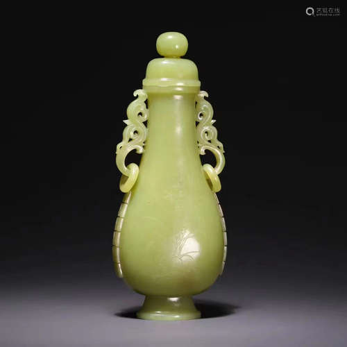 CHINESE QING DYNASTY HETIAN TOPAZ VASE