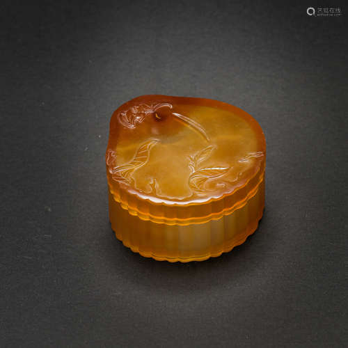 CHINESE QING DYNASTY AGATE BOX