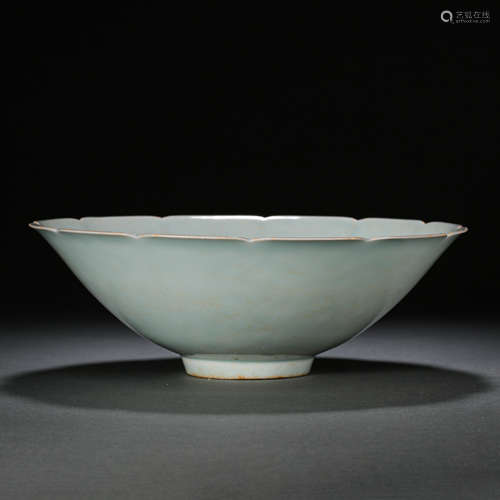 HUTIAN WARE CELADON-GLAZED LARGE BOWL, SOUTHERN SONG DYNASTY...