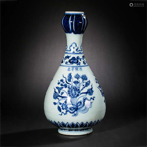 CHINESE YUAN DYNASTY BLUE AND WHITE GARLIC BOTTLE