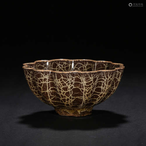 CHINESE SONG DYNASTY OFFICIAL WARE LOTUS SEED CUP