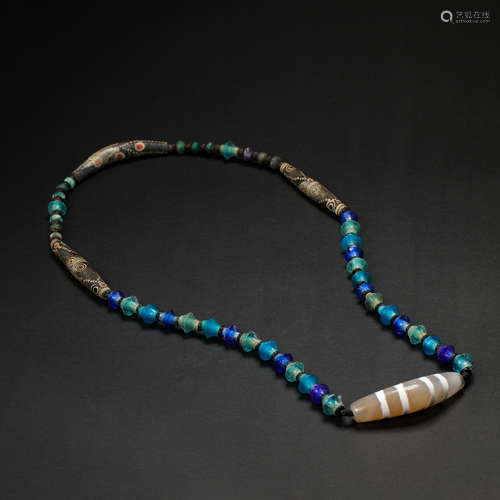 A SET OF CHINESE HAN DYNASTY AGATE THREAD BEAD NECKLACES