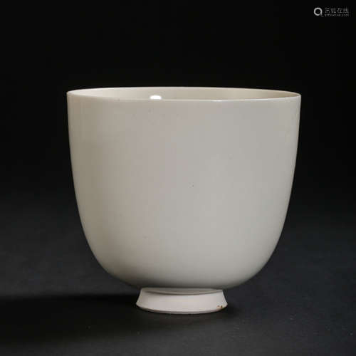 CHINESE SUI DYNASTY WHITE PORCELAIN CUP