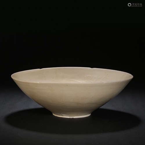 CHINESE SONG DYNASTY DINGYAO PRINTED BOWL