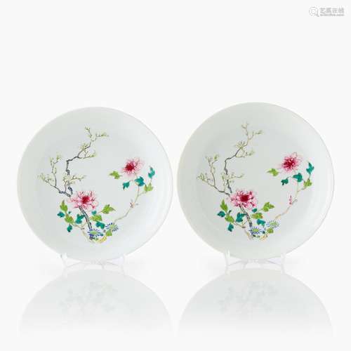 A Pair of Fine Famille Rose Dishes