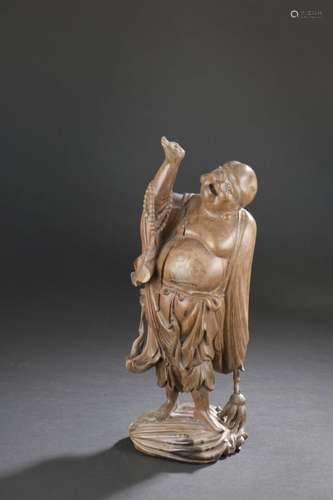 Statuette de luohan en bois sculpté<br />
CHINE, XXe siècle<...