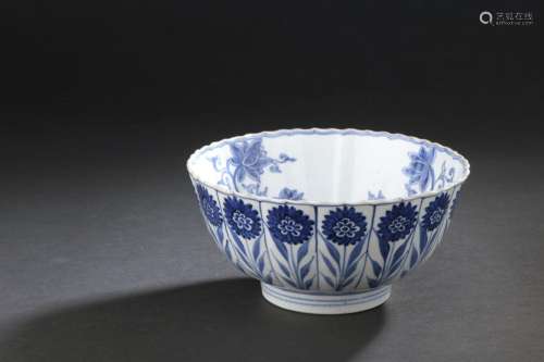 Bol en porcelaine bleu blanc <br />
CHINE, époque Kangxi (16...