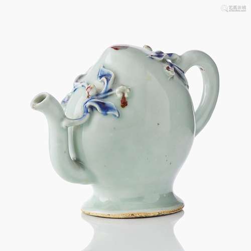 A Chinese Cadogan Teapot