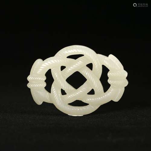 A WHITE JADE PENDANT