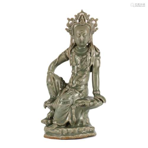 A LONGQUAN PORCELAIN FIGURE OF BODHISATTVA