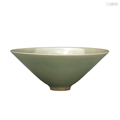 A LONGQUAN CELADON BOWL