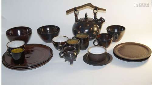 Keramik, verschiedene Werkstätte. Teekanne, Milchkännchen, S...