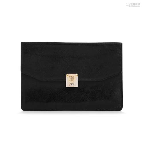 CELINEPochette en chèvre noirdoublée de chèvre noir, fermoir...