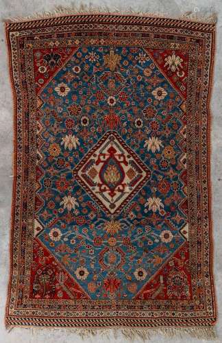 An Oriental hand-made carpet, Heriz. (L:150 x W:102 cm)