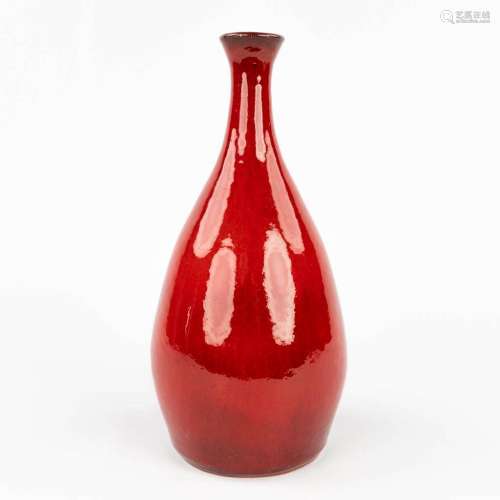 Léon GOOSSENS (XX) 'Red Vase' made of glazed ceramics. (H:30...