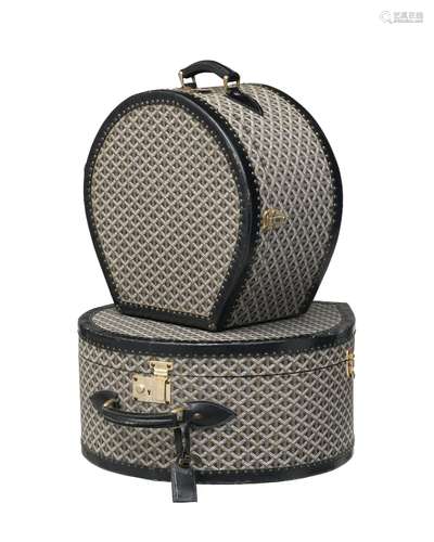 Goyard, 2 malles chapeau en toile Goyardine et cuir bleu mar...