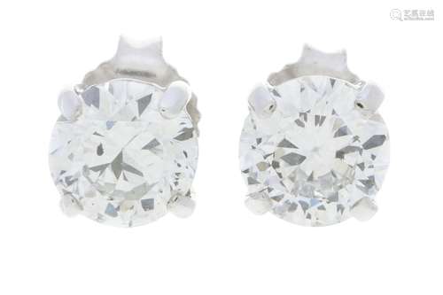 Paire de clous d'oreilles or gris 750 sertis de diamants tai...