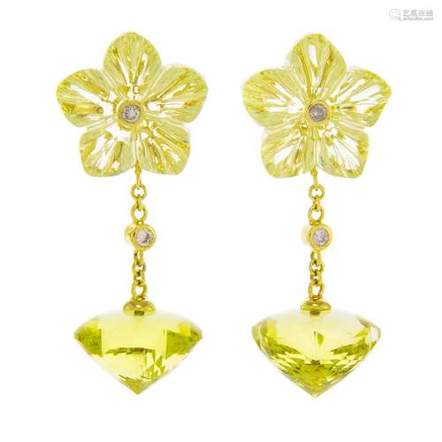 Paire de pendants d'oreilles fleurs or 750 sertis de quartz ...