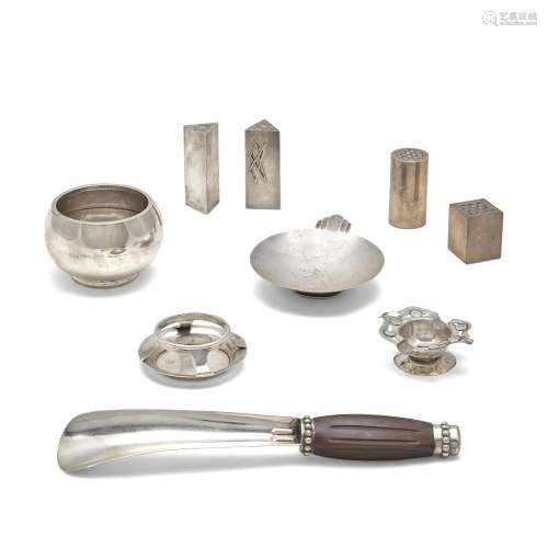 NINE MEXICAN STERLING SILVER PERSONAL ACCESSORIES AND TABLE ...