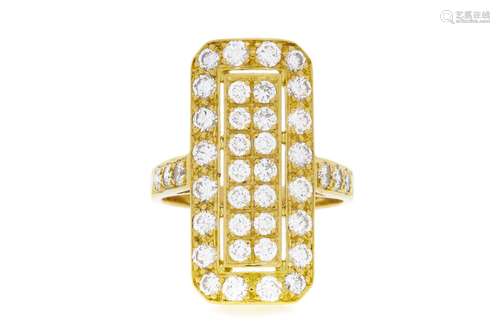 Bague rectangulaire or 750 sertie de diamants taille brillan...