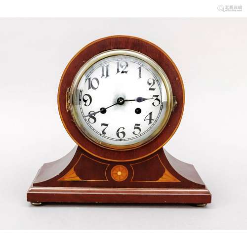 Fireplace clock with round hea