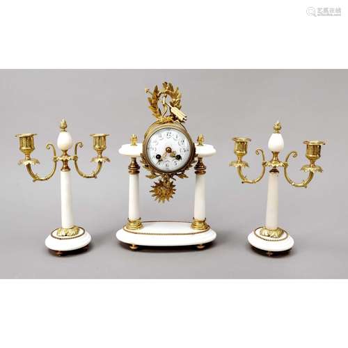 French. pillared pendulum with