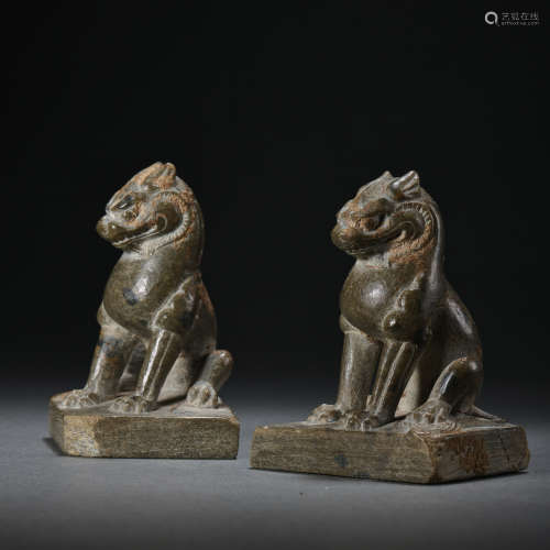 PAIR OF CHINESE TANG DYNASTY LEOPARD SPOT JADE LIONS