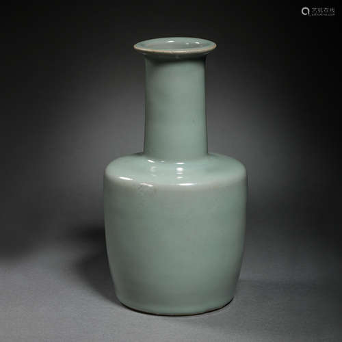 LONGQUAN WARE CELADON VASE , SOUTHERN SONG DYNASTY, CHINA