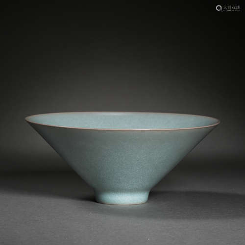 CELADON CUPS FROM THE SOUTHERN SONG DYNASTY OF CHINA