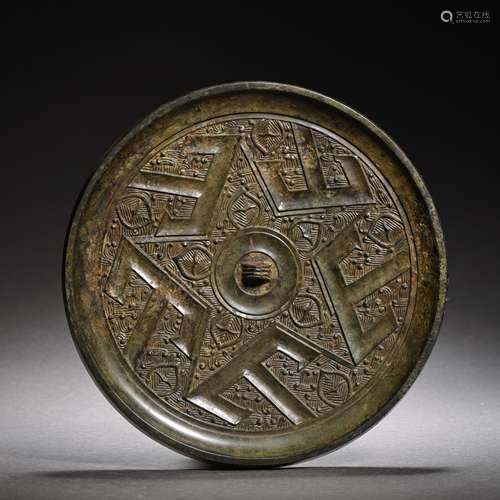 BRONZE MIRROR FROM THE WARRING STATES PERIOD OF CHINA