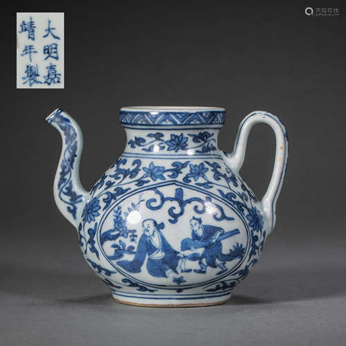 CHINESE MING DYNASTY BLUE AND WHITE FIGURE POT