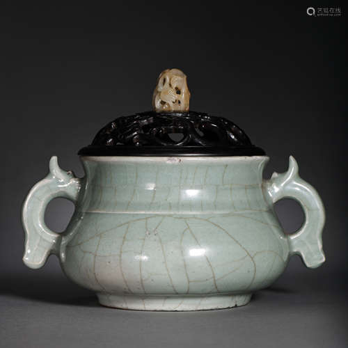 LONGQUAN WARE, SOUTHERN SONG DYNASTY, CHINA