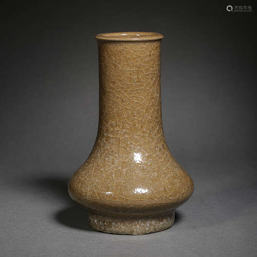 CELADON VASE FROM SOUTHERN SONG DYNASTY OF CHINA