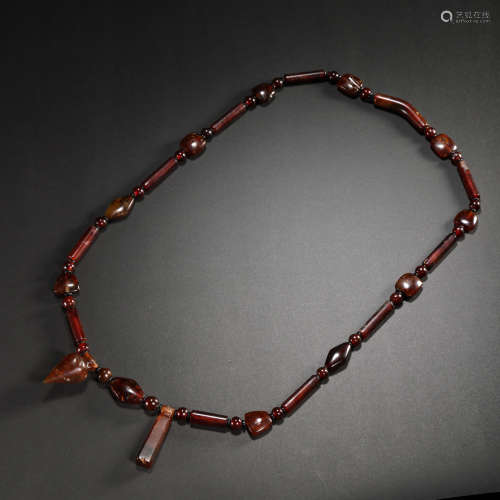 CHINESE AGATE COLLAR, LIAO AND JIN PERIOD